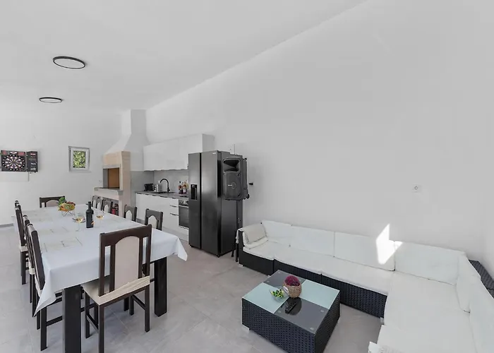 Vakantiehuis Beautiful With Private Sauna *