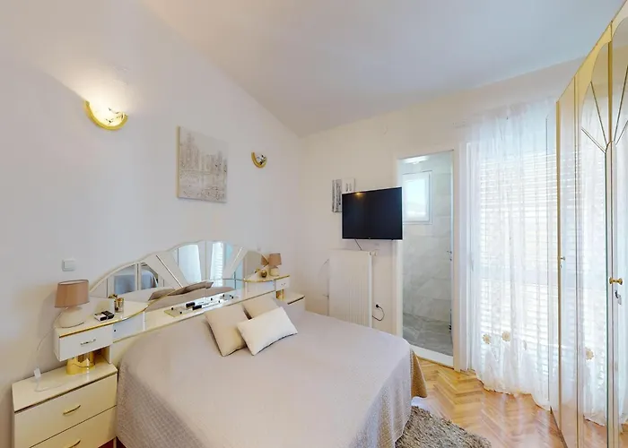 Beautiful With Private Sauna Vakantiehuis Neoric