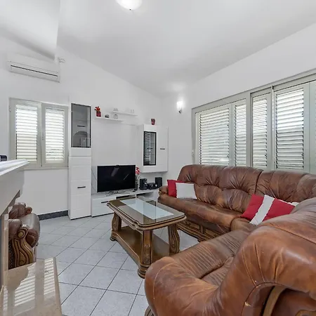 Beautiful With Private Sauna *